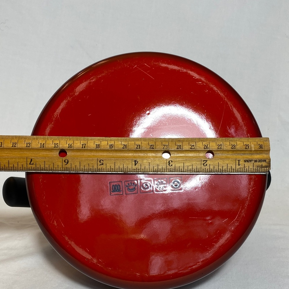 Le Creuset Red Ombré Whistling Enamel Tea Kettle - Picture 14 of 14